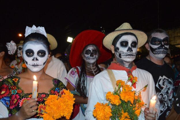 Latin-Amerikai Holtak Napja